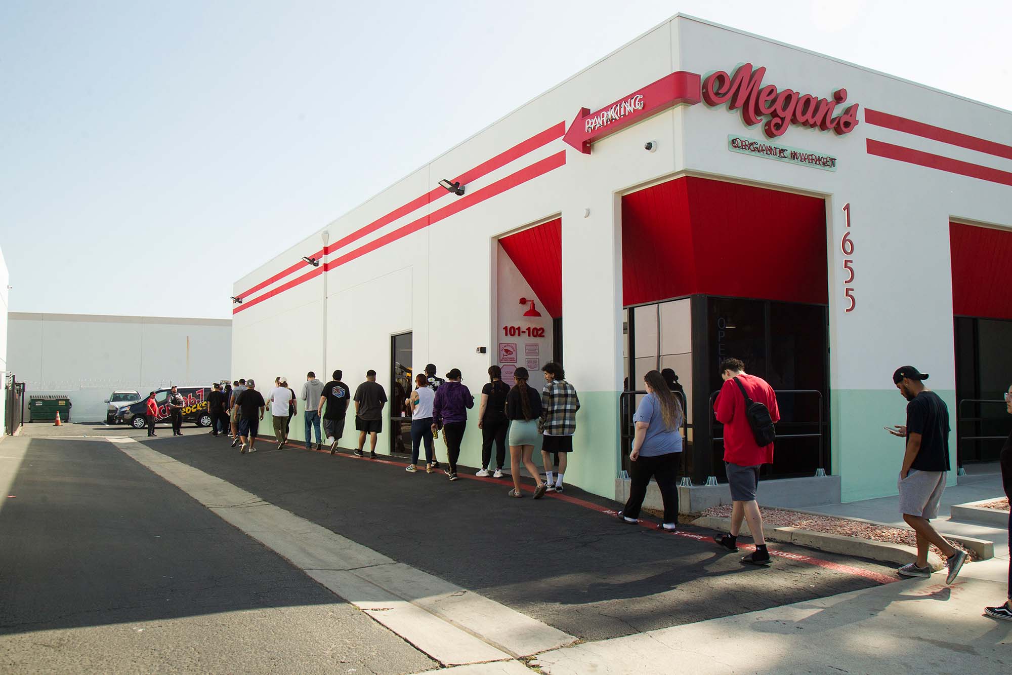 Line at the grand opening of Corona store